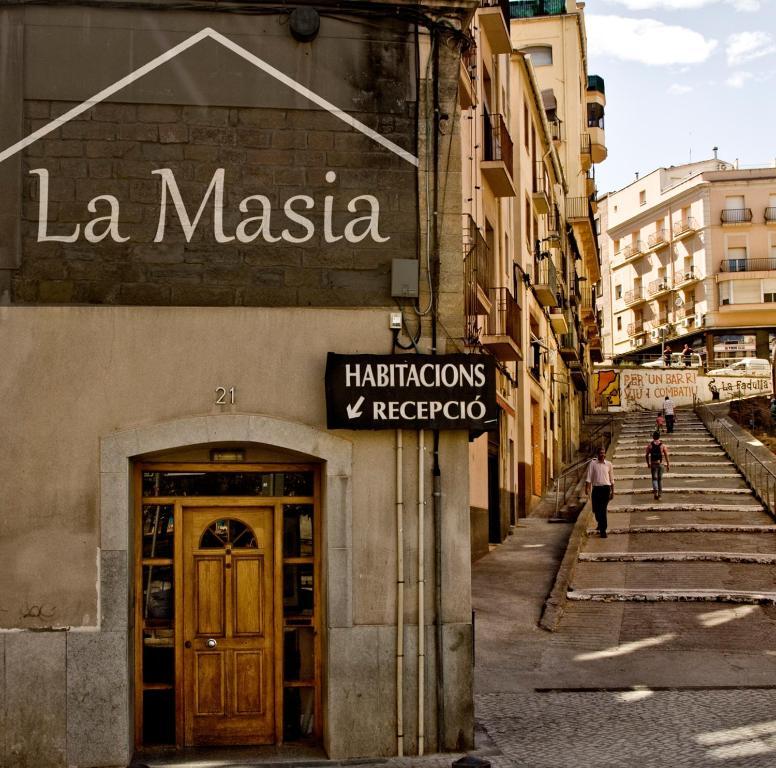 Hostal La Masia Манреса Экстерьер фото